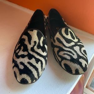 Vintage ZALO Women’s Cross stitch animal print flats.